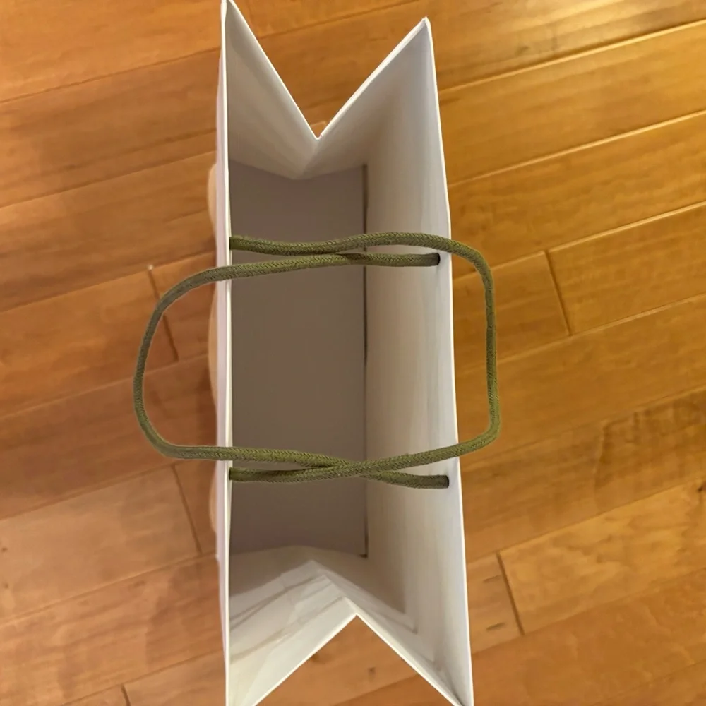 Van Cleef & Arpels VCA Paper White Shopping Gift Bag